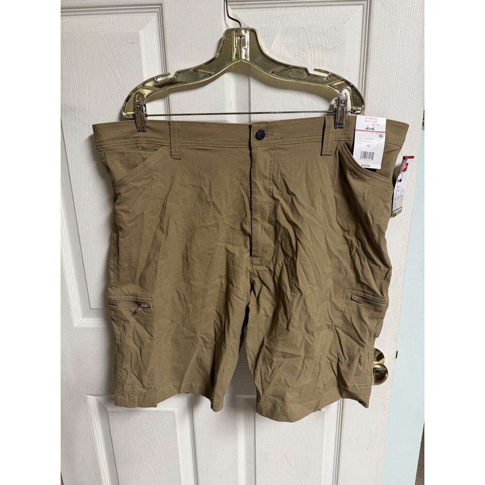 Wrangler Outdoor Performance Shorts Mens 42x10 Brown Relaxed Fit Zip Cargo NWT